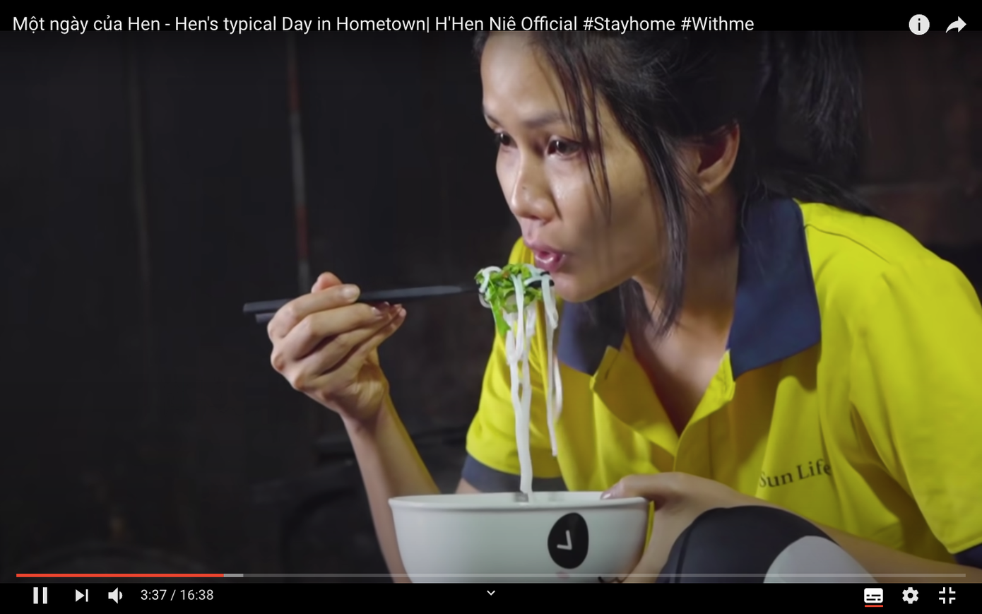 Vừa gia nhập 'Vũ trụ Vlog', H'Hen Niê vào thẳng Top Trending làm các đối thủ phải dè chừng ảnh 2