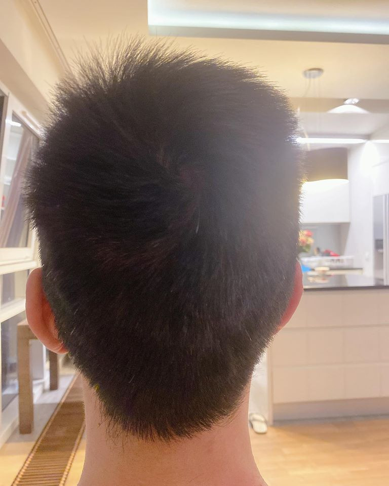 Diễm Trang theo trào lưu cắt tóc cho ông xã và cái kết 'thót tim' ảnh 3