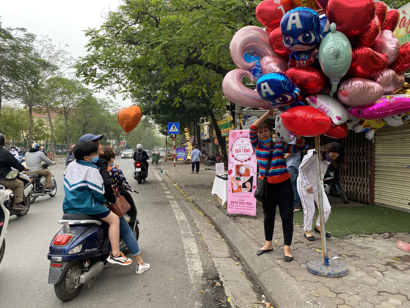 Hoa tươi đìu hiu ngóng khách, 'hoa sầu riêng' gây sốt ngày 8/3 ảnh 4