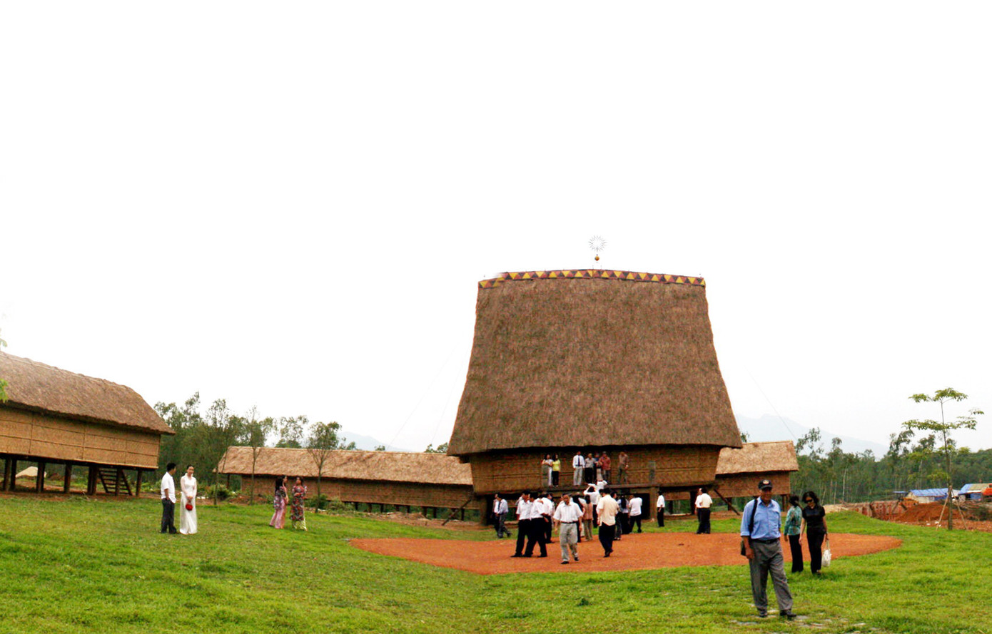 Làng Văn hóa - Du lịch các dân tộc Việt Nam: 'Chuyển' về Hà Nội thế nào? ảnh 1