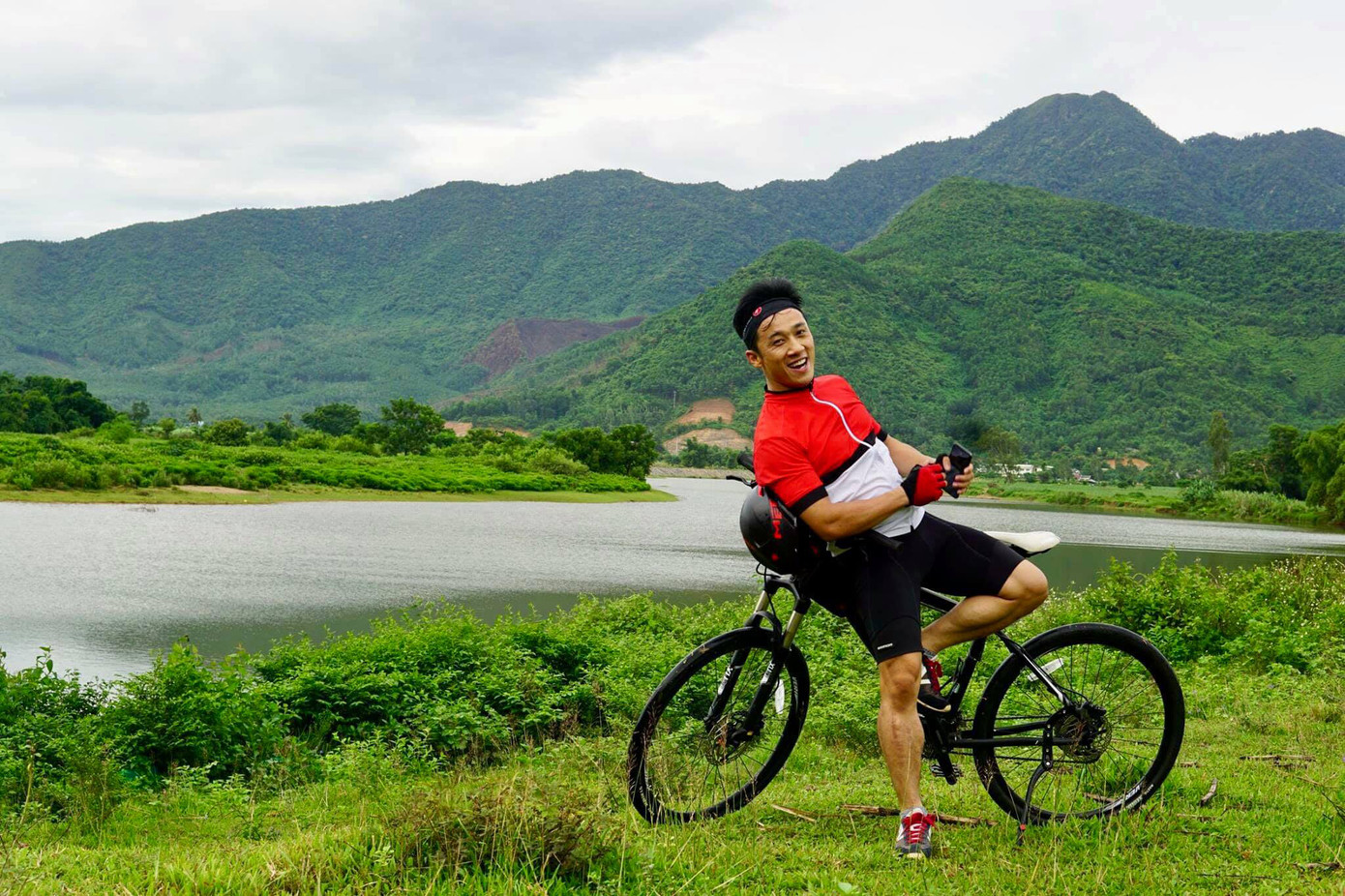 Quang Hào - từ ca sĩ đến giám đốc ảnh 1