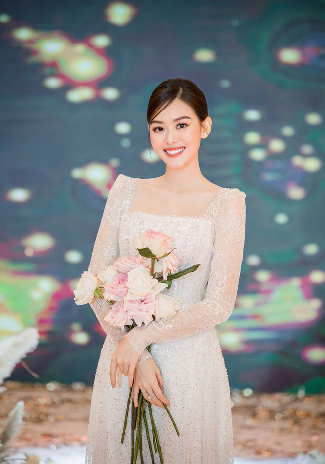 Hé lộ ảnh cưới của Tường San sau 10 ngày làm hôn lễ, danh tính chú rể vẫn được giữ kín ảnh 6