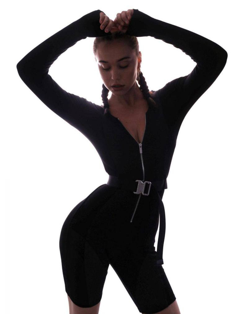 Ngất ngây ngắm mỹ nhân được ví như 'Tượng nữ thần sắc đẹp' giữa đời thực' ảnh 14