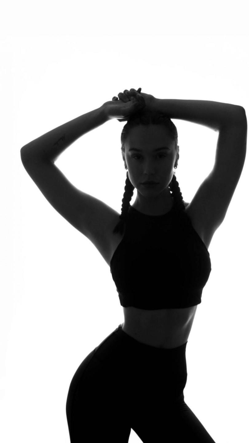 Ngất ngây ngắm mỹ nhân được ví như 'Tượng nữ thần sắc đẹp' giữa đời thực' ảnh 17