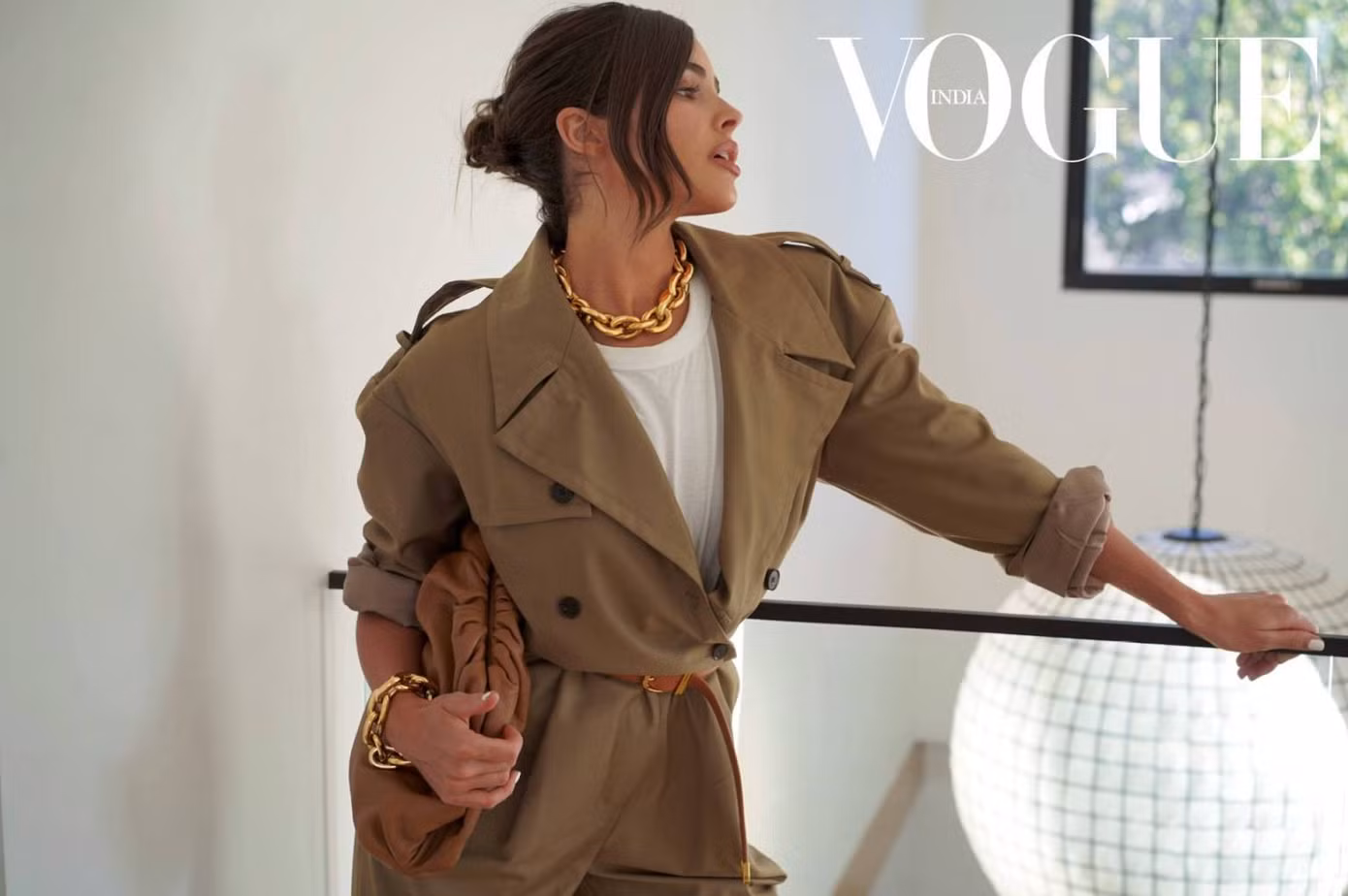 Hoa hậu Hoàn vũ Olivia Culpo 'thả rông' nóng bỏng ngất ngây trên Vogue ảnh 3