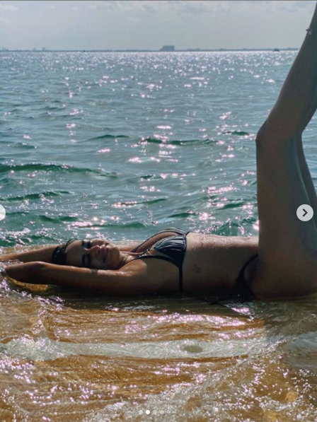 Mỹ nữ hoang dại Brazil nóng bỏng 'thiêu đốt' ánh nhìn với bikini bé xíu ảnh 2