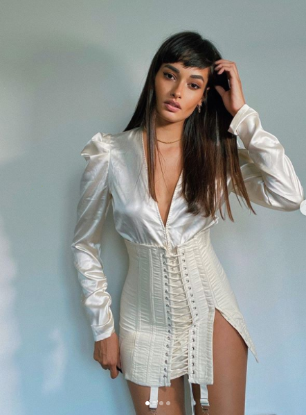 Mỹ nữ hoang dại Brazil nóng bỏng 'thiêu đốt' ánh nhìn với bikini bé xíu ảnh 10