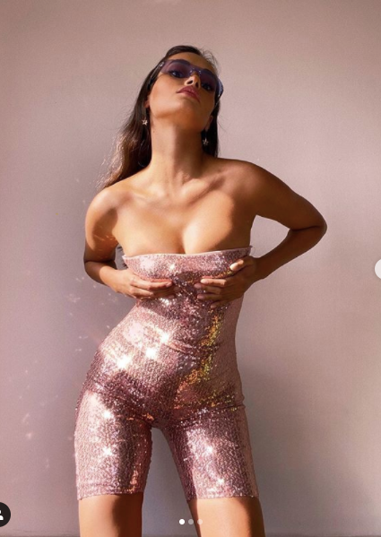 Mẫu 9x Gizele Oliveira đăng ảnh 'thả rông' nóng bỏng ảnh 7