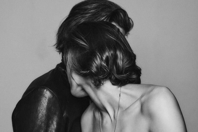 Ảnh 'cởi đồ' sexy đầy mê hoặc của Alexandra Agoston ảnh 9