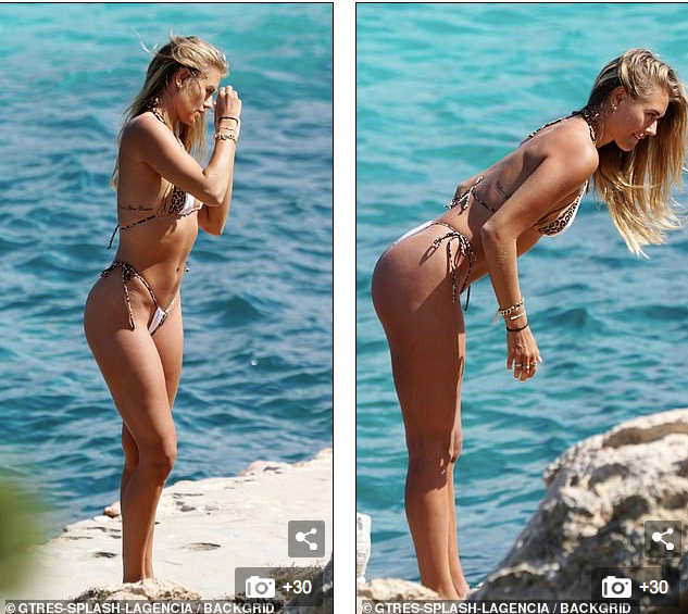 Arabella Chi thả dáng 'nảy lửa' với bikini không thể bé hơn để bạn trai chụp ảnh ở biển ảnh 7