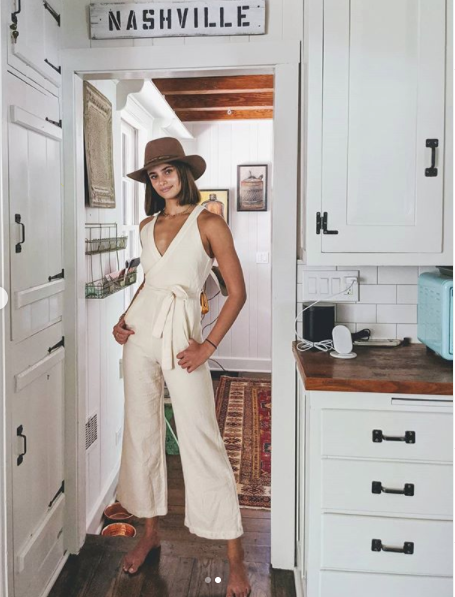 'Thiên thần nội y' Taylor Hill tung ảnh bikini quyến rũ nao lòng ảnh 3