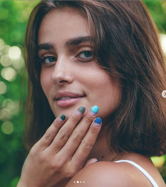 'Thiên thần nội y' Taylor Hill tung ảnh bikini quyến rũ nao lòng ảnh 6