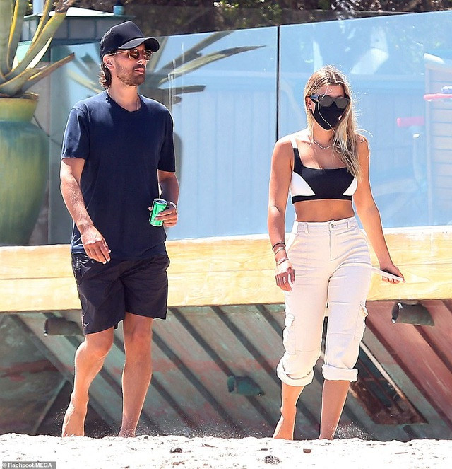 Sofia Richie khoe dáng siêu nóng bỏng với bikini nhỏ xíu ảnh 7