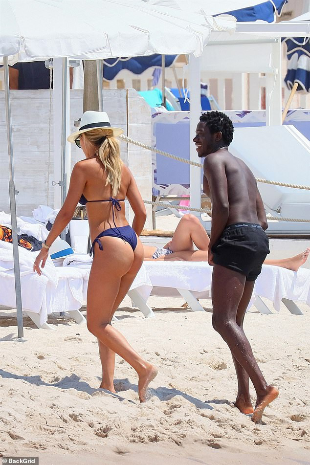 Mỹ nhân truyền hình Montana Brown nóng bỏng với bikini nhỏ xíu ảnh 3