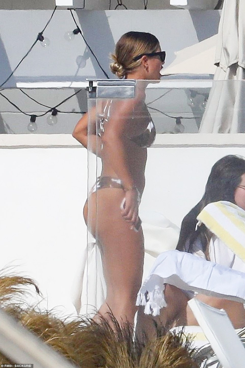 Sofia Richie khoe dáng siêu nóng bỏng với bikini nhỏ xíu ảnh 3