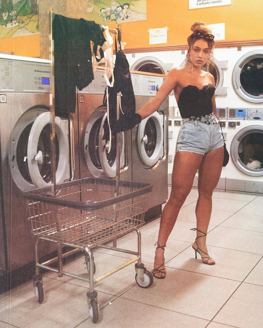 Sommer Ray tung ảnh 'thả rông' nóng bỏng hút triệu thả tim ảnh 7