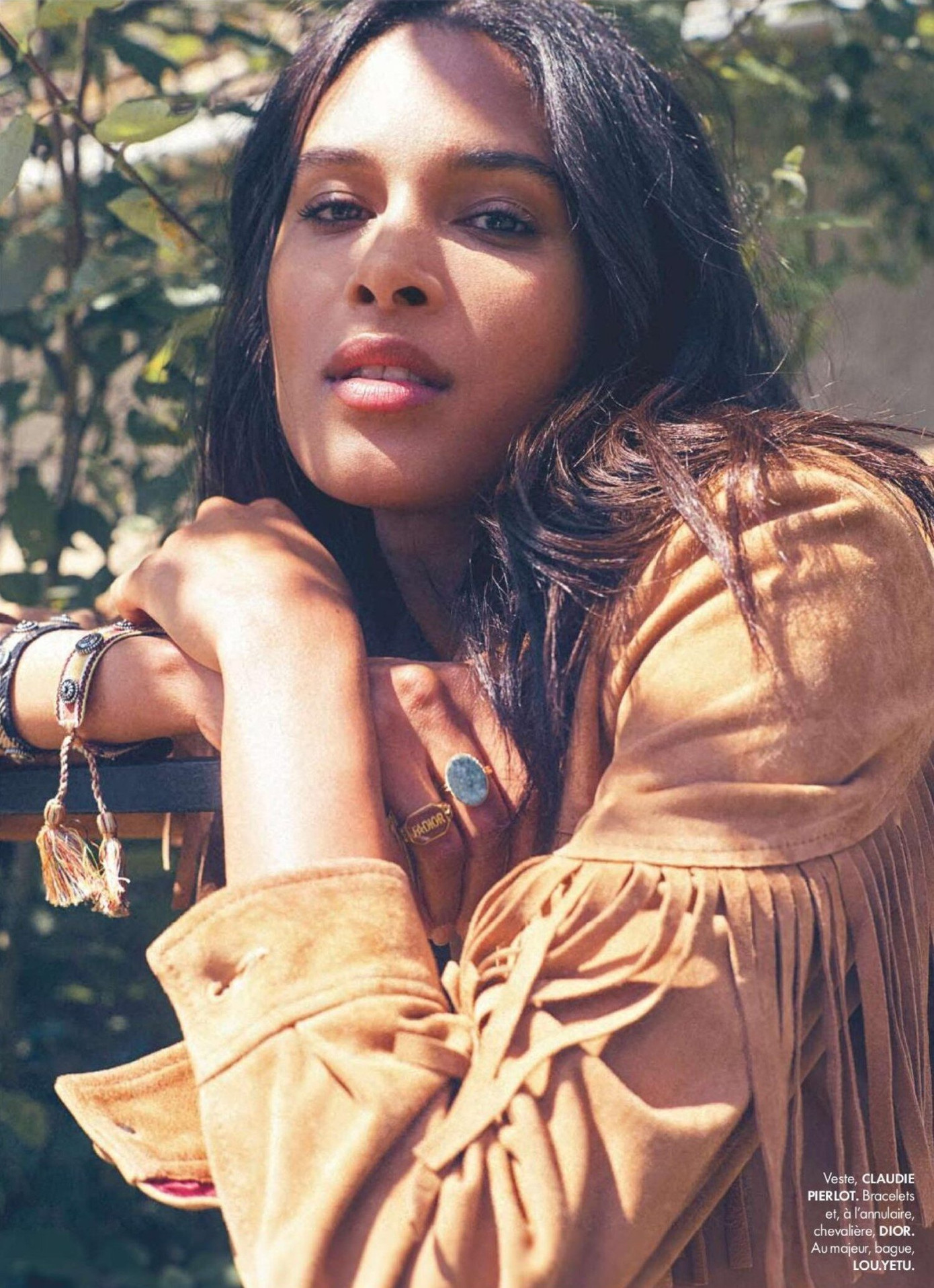 Nàng mẫu Pháp thả dáng buông lơi trên võng, gợi cảm 'khó cưỡng' ảnh 4