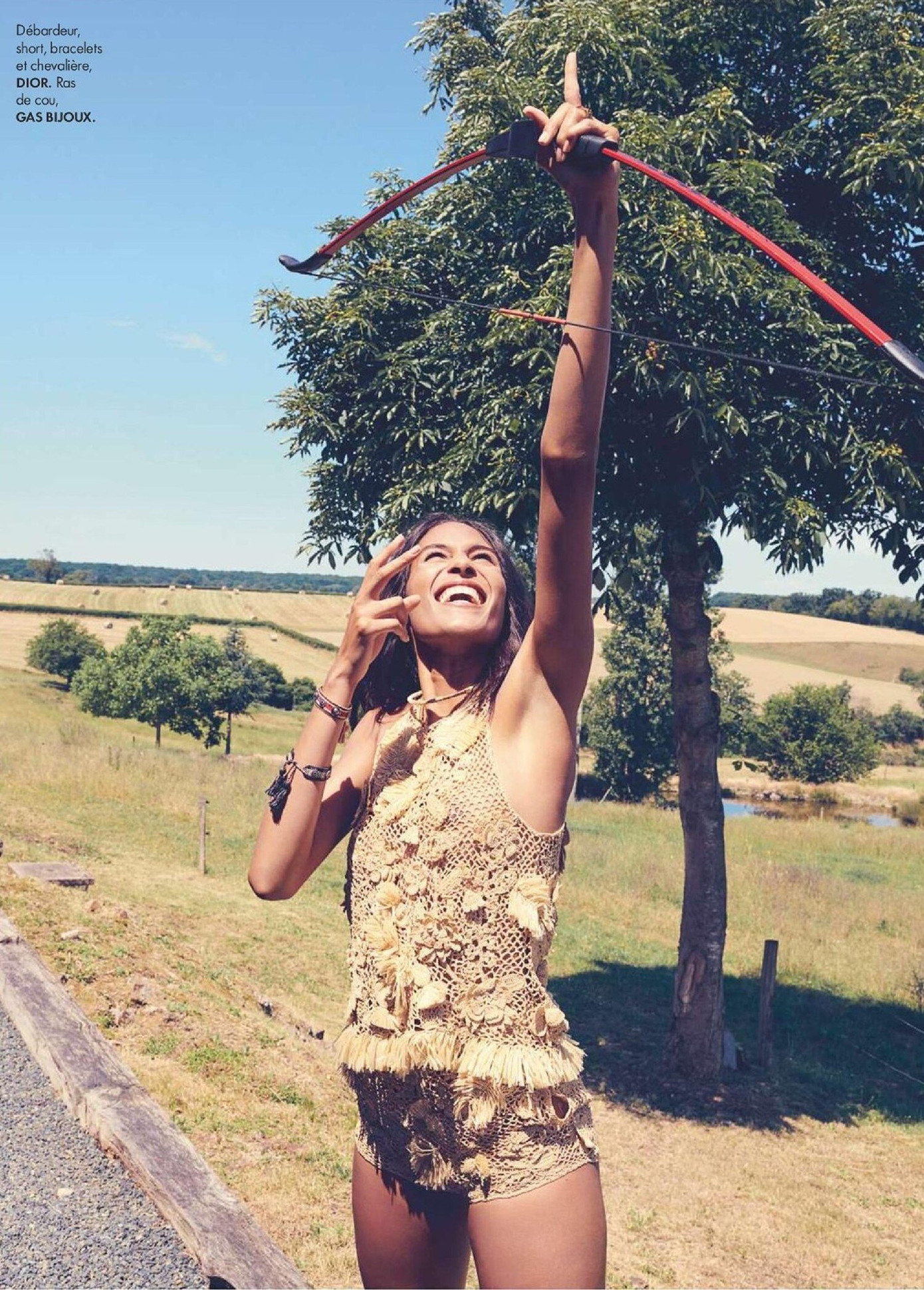 Nàng mẫu Pháp thả dáng buông lơi trên võng, gợi cảm 'khó cưỡng' ảnh 13