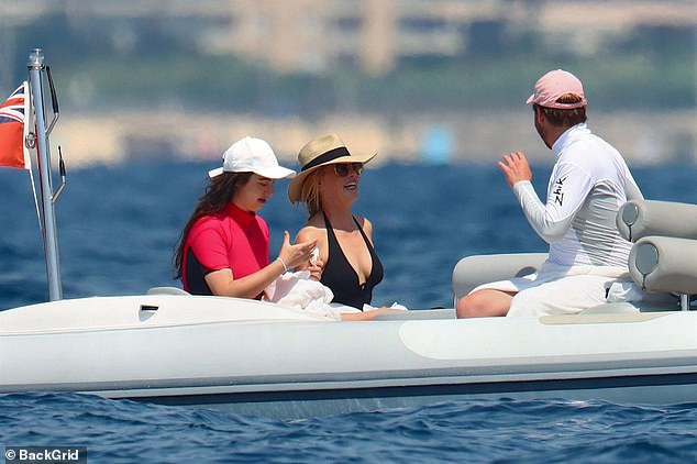 Vợ cố lãnh đạo Apple-Steve Jobs thả dáng gợi cảm trên du thuyền 110 triệu USD ảnh 1