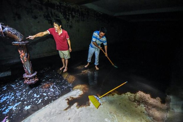 Nước sạch sông Đà bị đầu độc: Kẻ đổ trộm dầu khai được một nữ giám đốc thuê ảnh 7