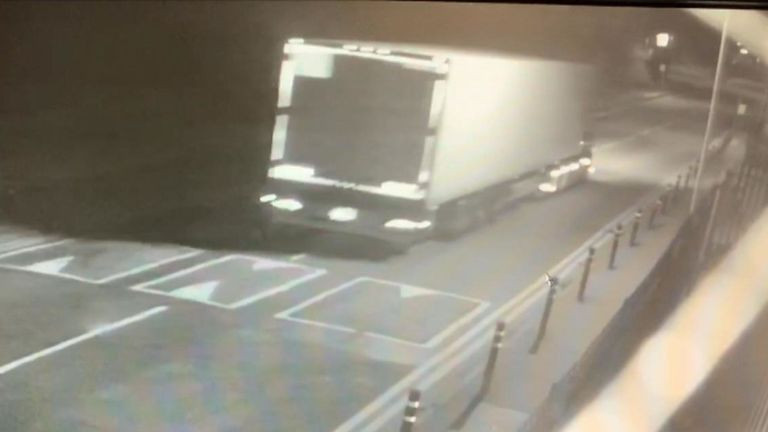 Vụ 39 thi thể trong container đông lạnh ở Anh: Ám ảnh dòng tin nhắn ảnh 5