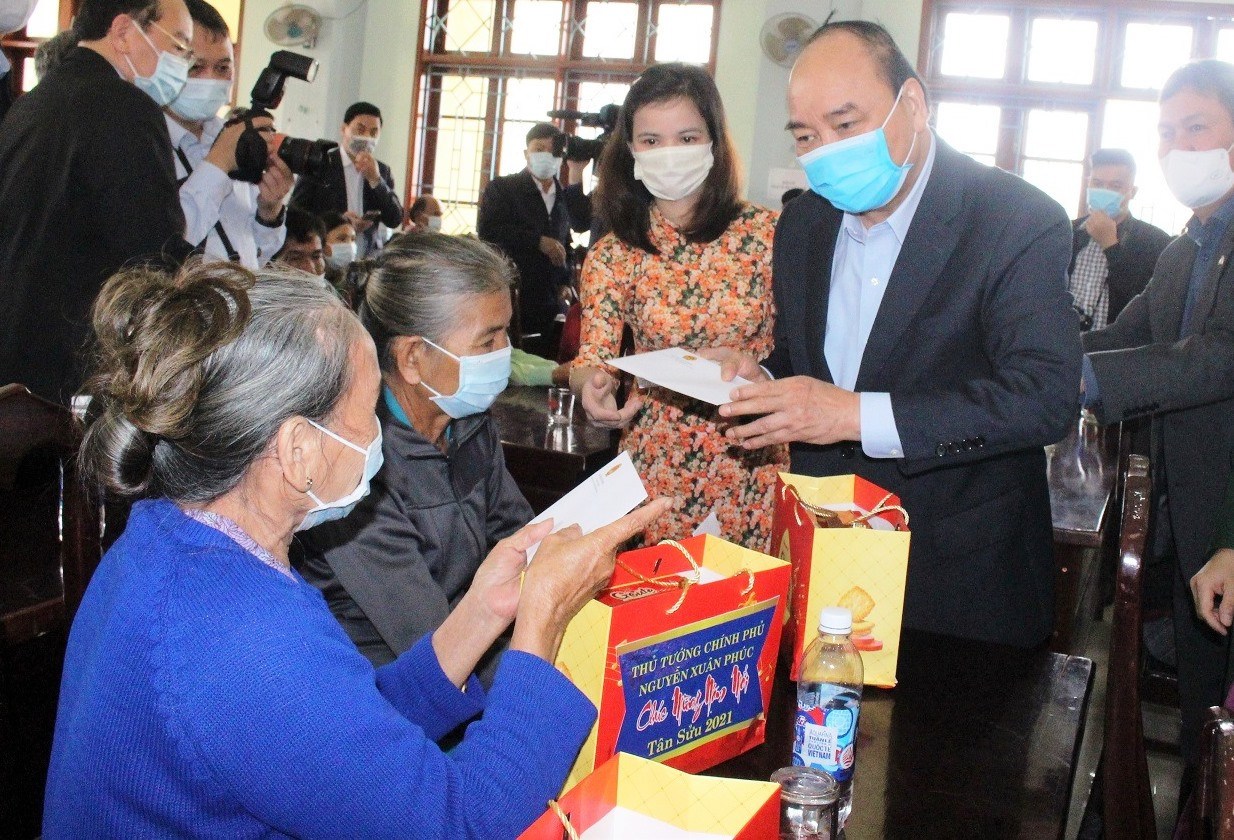 Những phần quà Tết ấm áp nghĩa tình ngày đầu năm ảnh 6