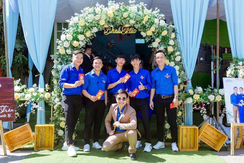 Độc đáo bộ ảnh cưới áo xanh thanh niên của cặp đôi cán bộ Đoàn ảnh 11