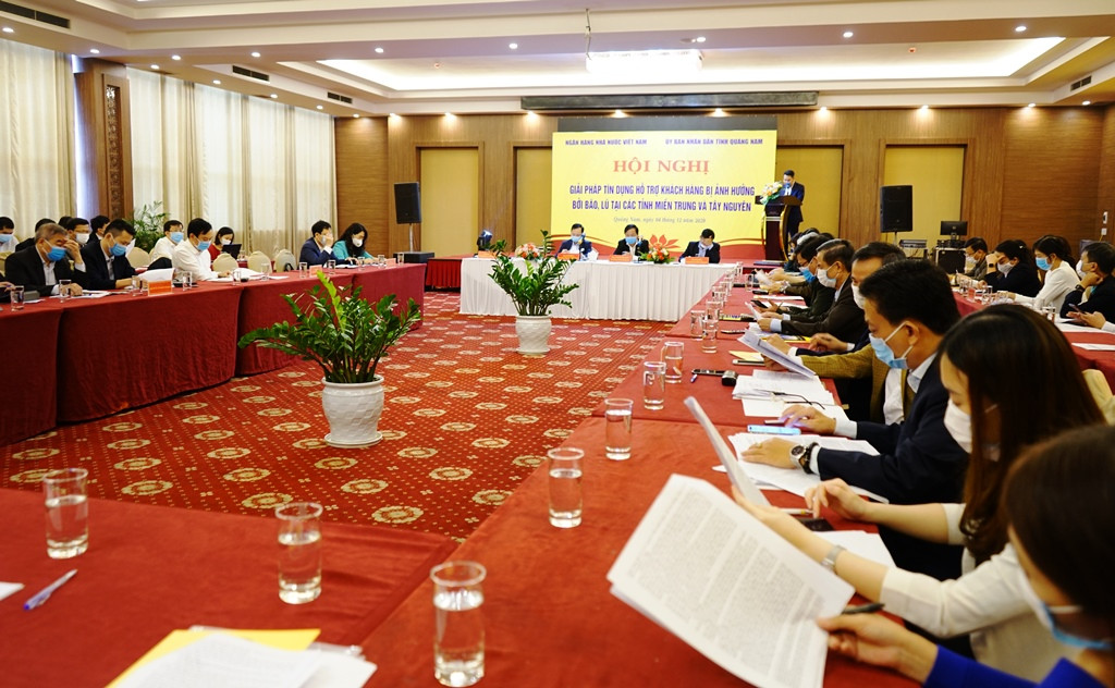 Ngân hàng hỗ trợ tín dụng người dân bị ảnh hưởng bão lũ tại miền Trung và Tây Nguyên ảnh 1