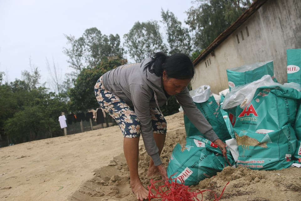 Trực thăng, xe bọc thép sẵn sàng ứng phó với bão số 9 ảnh 35