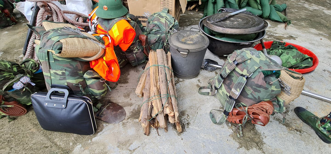 Quân đội hành quân vào Trà Leng, tìm kiếm cứu hộ người mất tích ảnh 5