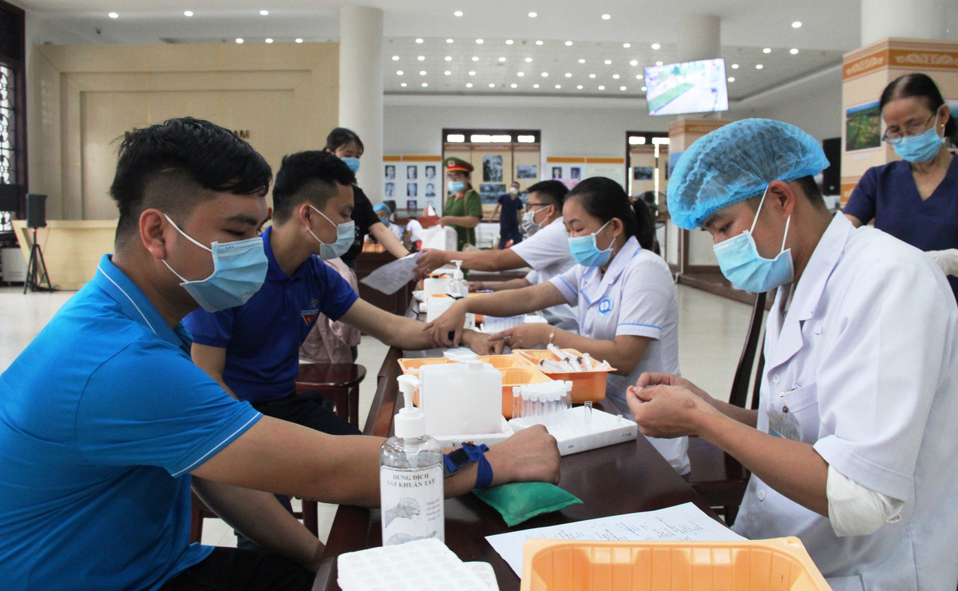 Chủ nhật Đỏ tại Quảng Nam: Những hình ảnh đẹp trong Ngày hội hiến máu cứu người ảnh 3