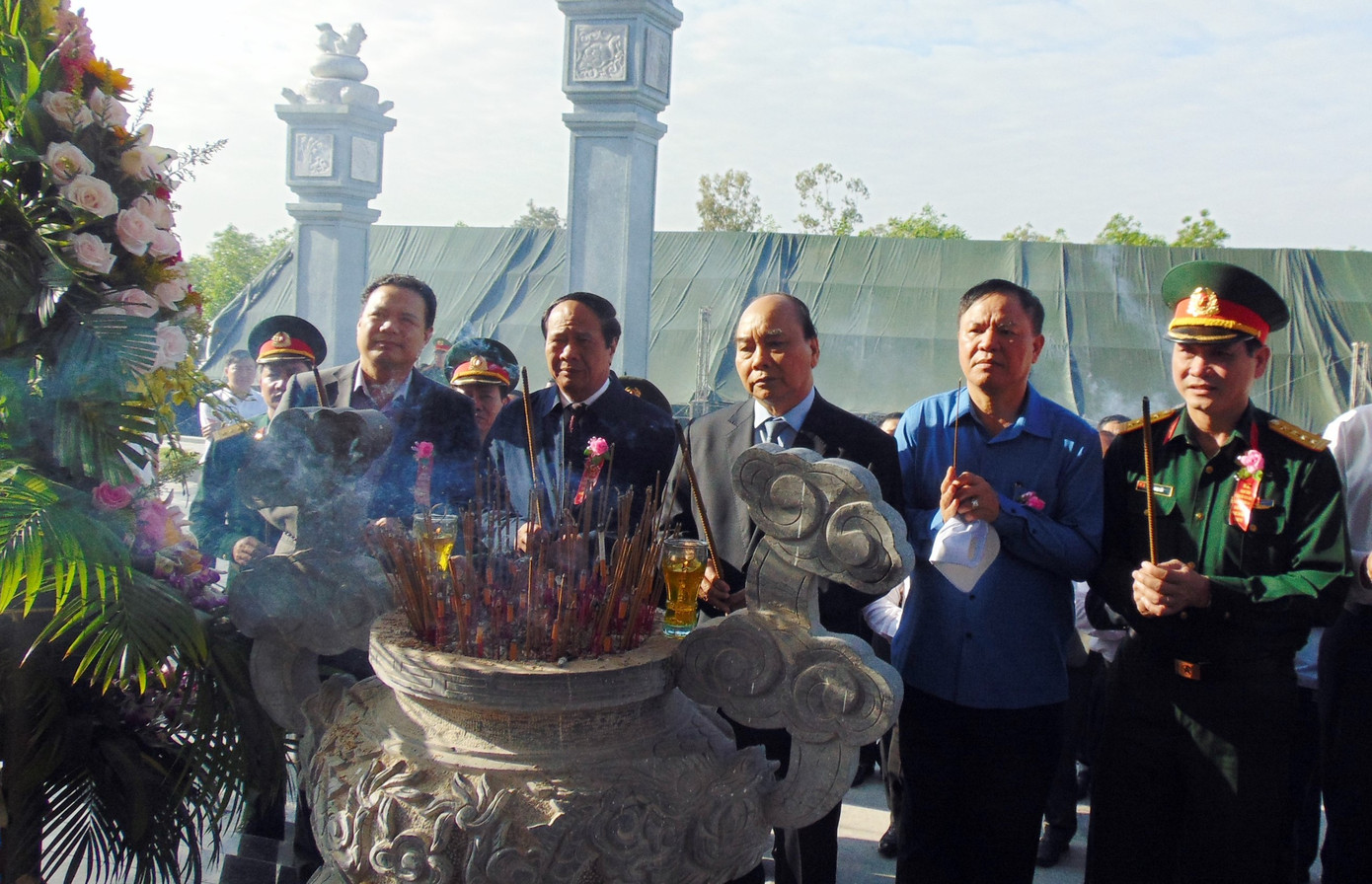 Thủ tướng dự khánh thành đền thờ liệt sĩ tại Quảng Nam ảnh 1