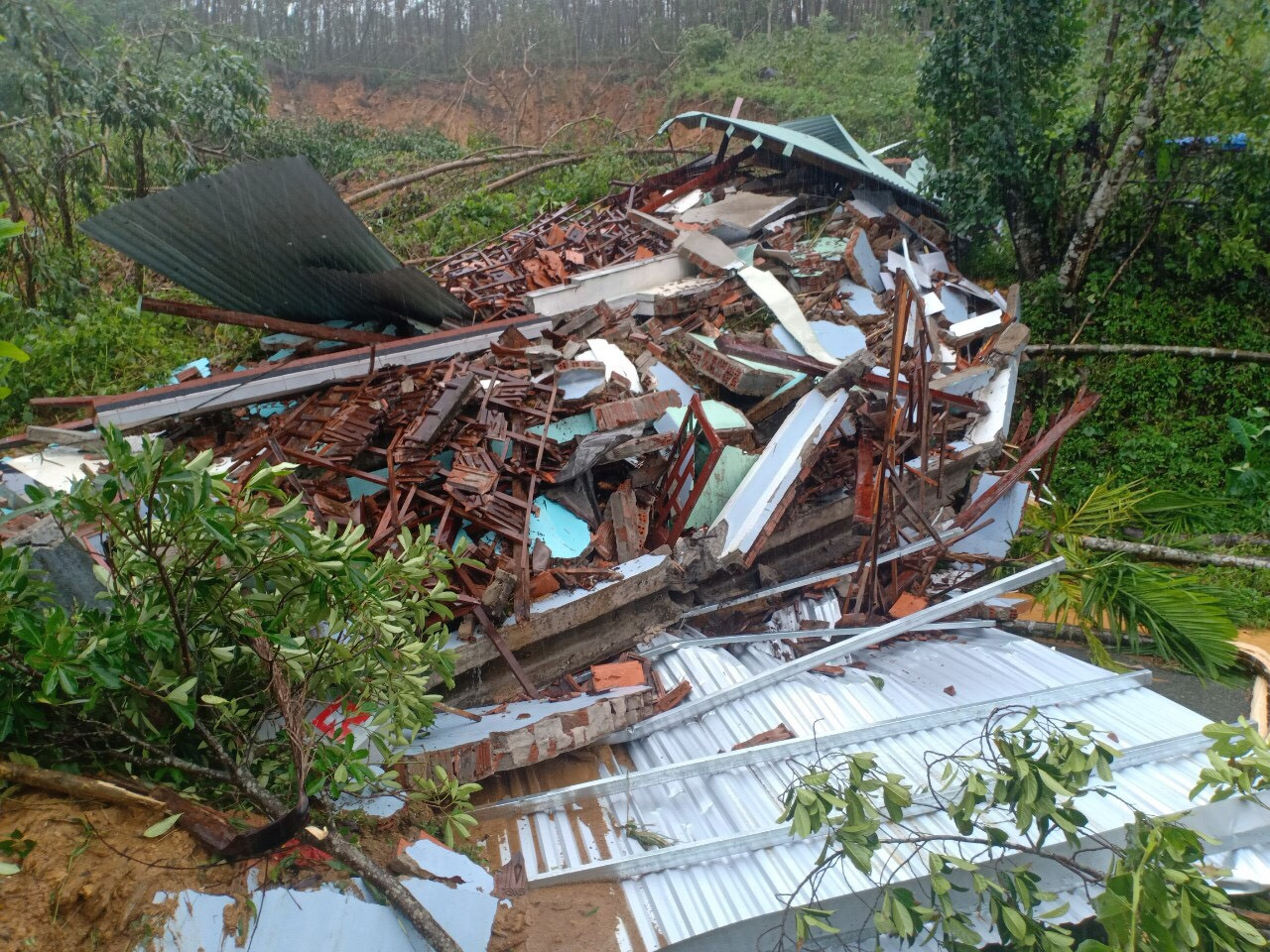 Lại sạt lở ở Quảng Nam, 1 người chết ảnh 1