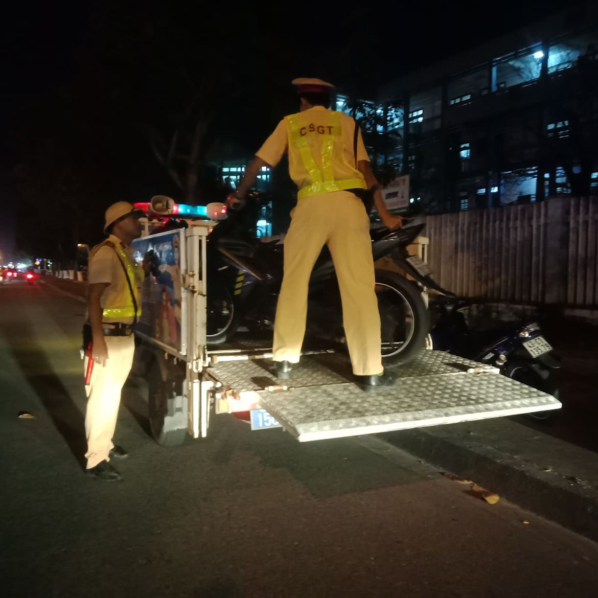 Uống 1 ly bia tiệc tất niên, tài xế nhận phạt 17 triệu đồng ảnh 2