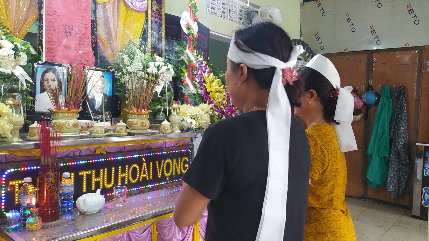 Vợ chồng ở Quảng Nam bị nước lũ cuốn trôi: Quặn lòng bé 2 tuổi khóc đòi mẹ ảnh 2