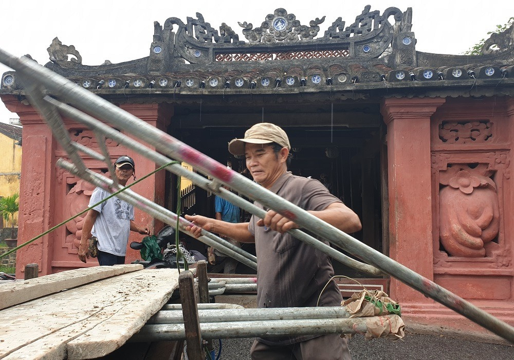 Hội An chằng chống di tích trước giờ bão số 5 đổ bộ ảnh 1