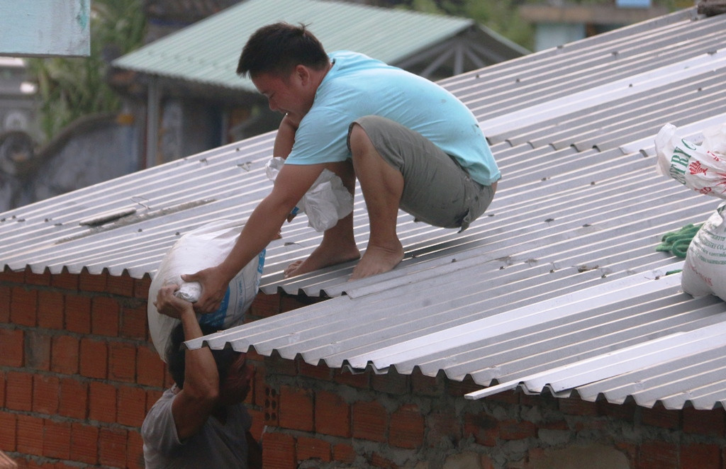 Trực thăng, xe bọc thép sẵn sàng ứng phó với bão số 9 ảnh 34