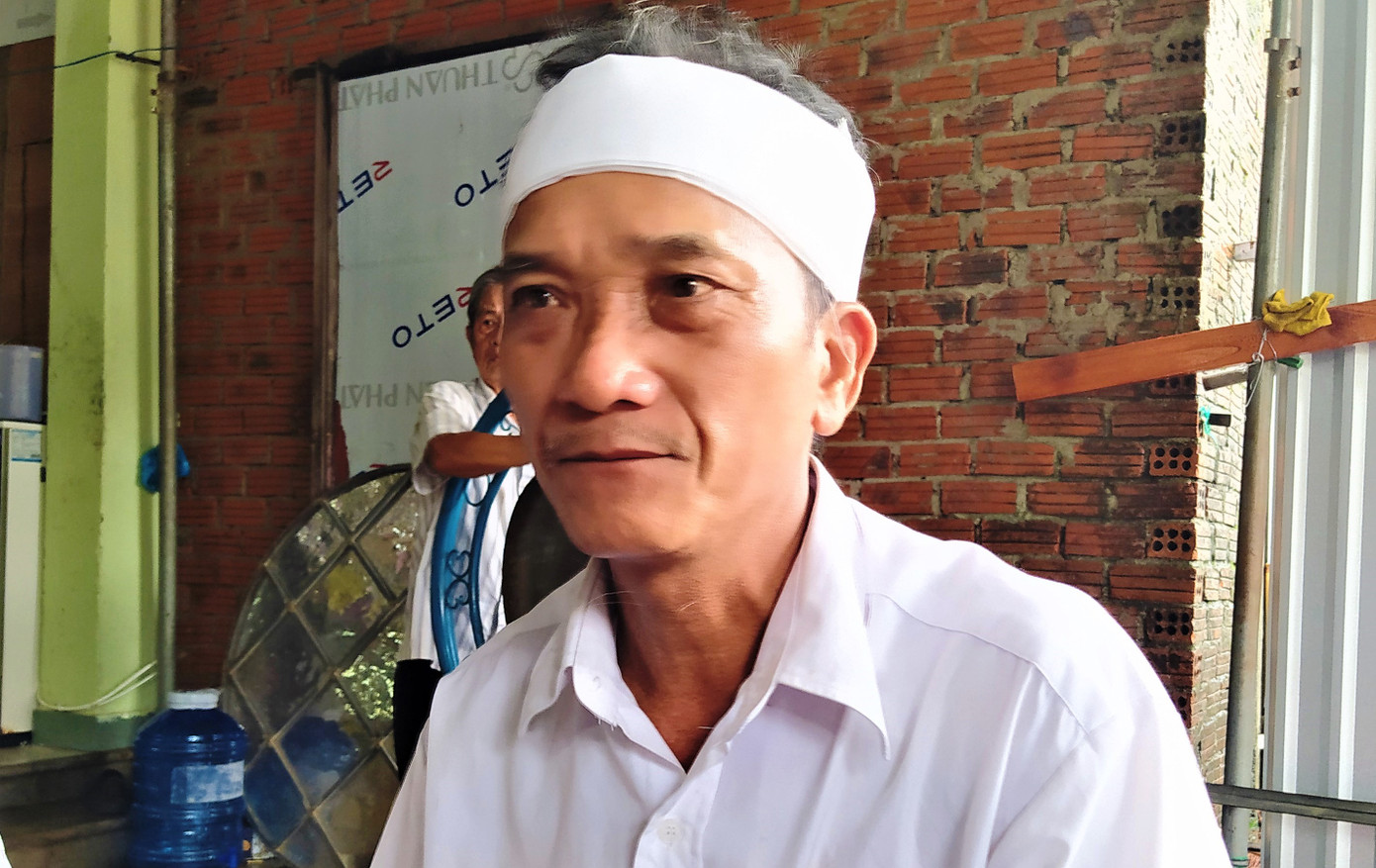 Vợ chồng ở Quảng Nam bị nước lũ cuốn trôi: Quặn lòng bé 2 tuổi khóc đòi mẹ ảnh 1