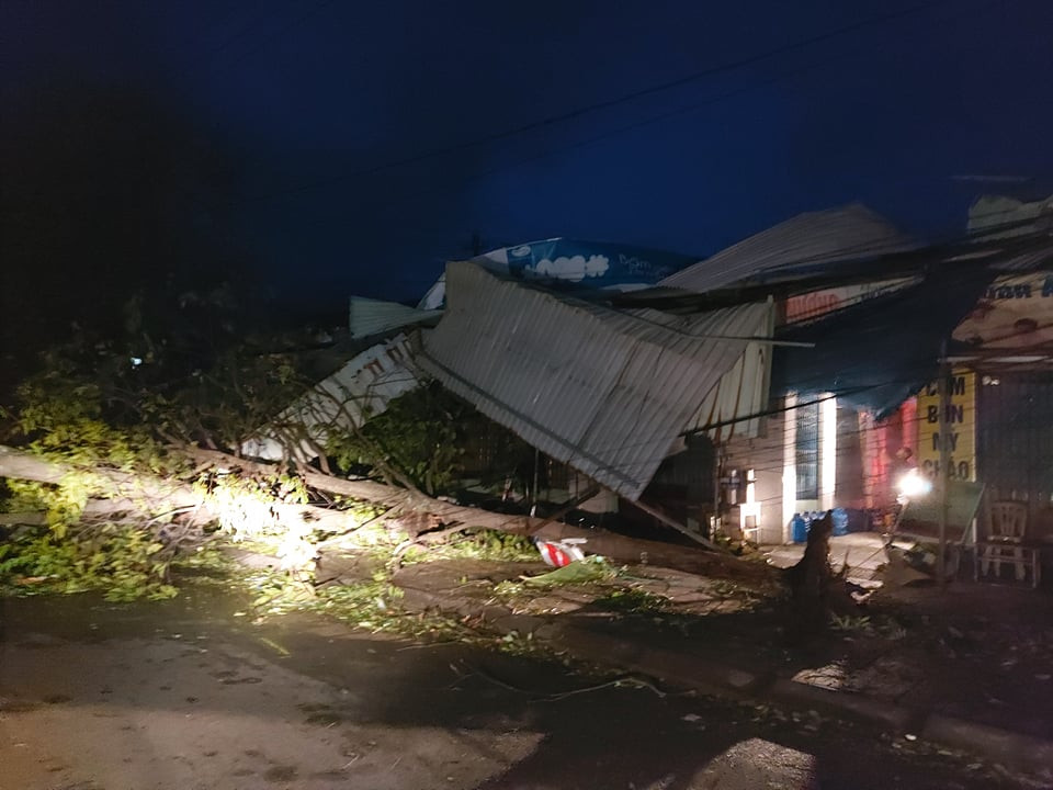 Hình ảnh Quảng Nam tan hoang sau bão số 9 ảnh 8