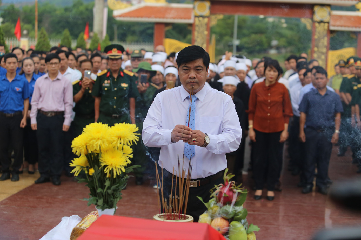 Trang nghiêm, xúc động lễ truy điệu và an táng 17 hài cốt liệt sĩ tại Quảng Nam ảnh 2