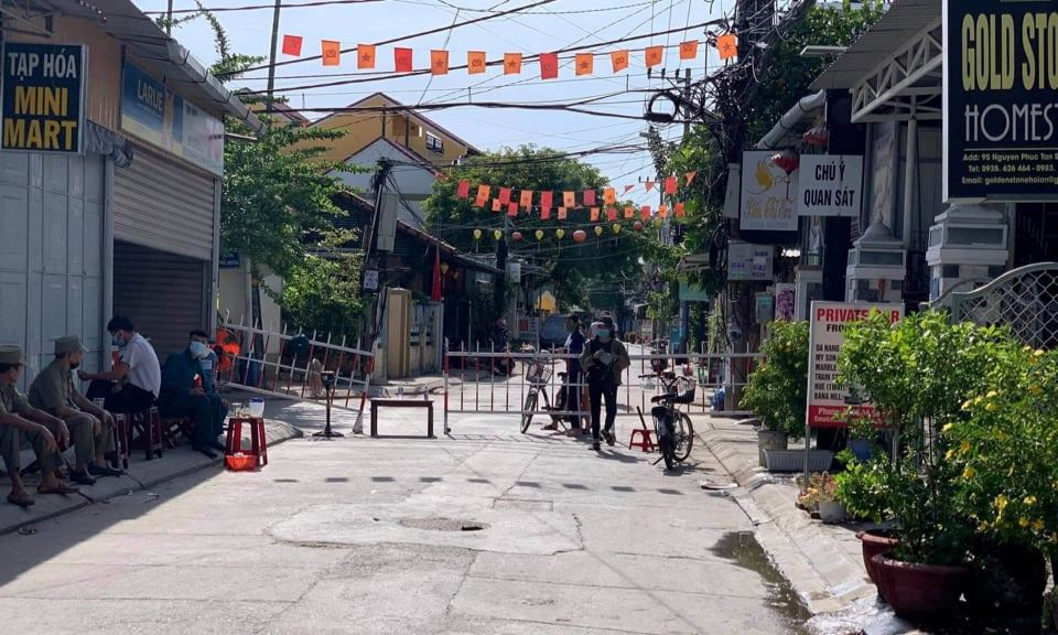 Có 5 ca nghi mắc COVID-19, Hội An phong tỏa một khối phố ảnh 1