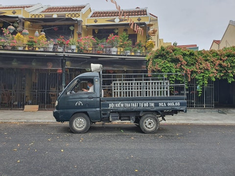 Hội An 'cửa đóng then cài' trong ngày đầu giãn cách xã hội ảnh 9