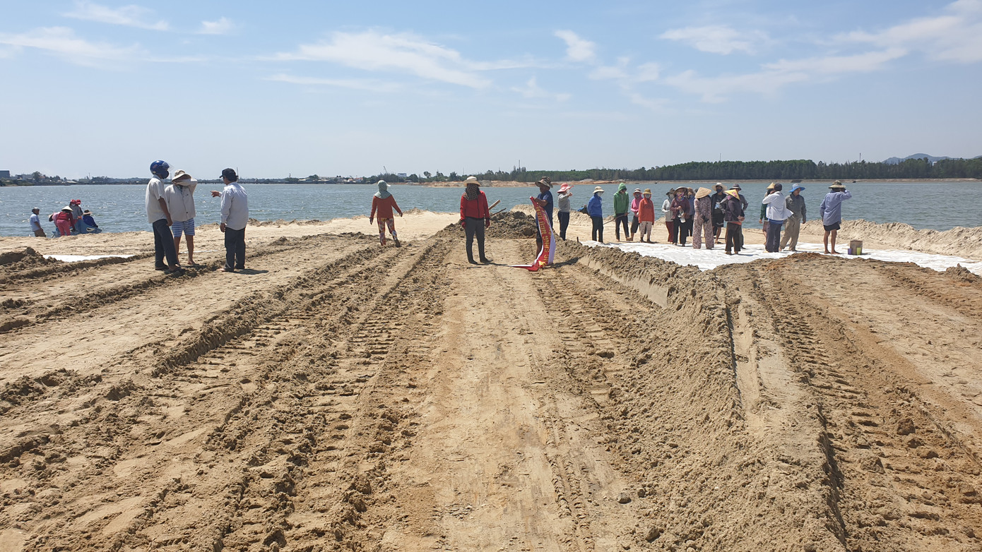 Lấp vịnh mở đường làm dự án, dân lo mất sinh kế ảnh 3