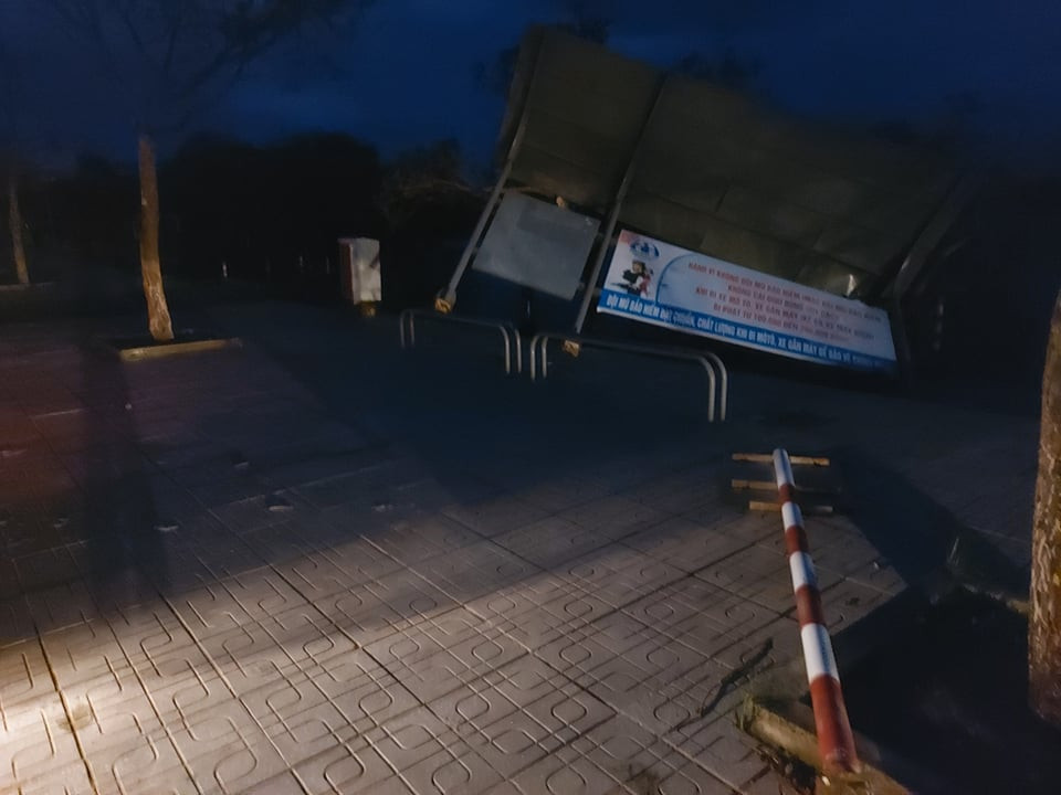 Hình ảnh Quảng Nam tan hoang sau bão số 9 ảnh 6