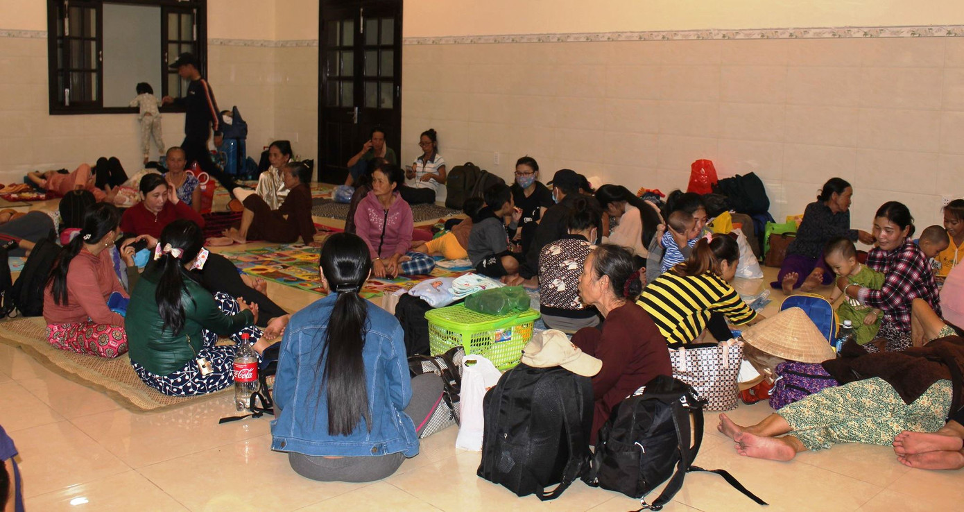 Bão số 9 áp sát, Quảng Ngãi mưa lớn, gió rít từng hồi ảnh 11