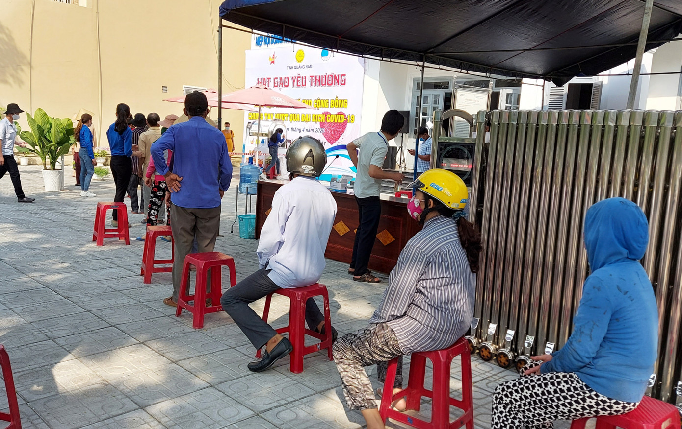 ATM gạo nghĩa tình ở Quảng Nam giữa mùa COVID - 19 ảnh 4