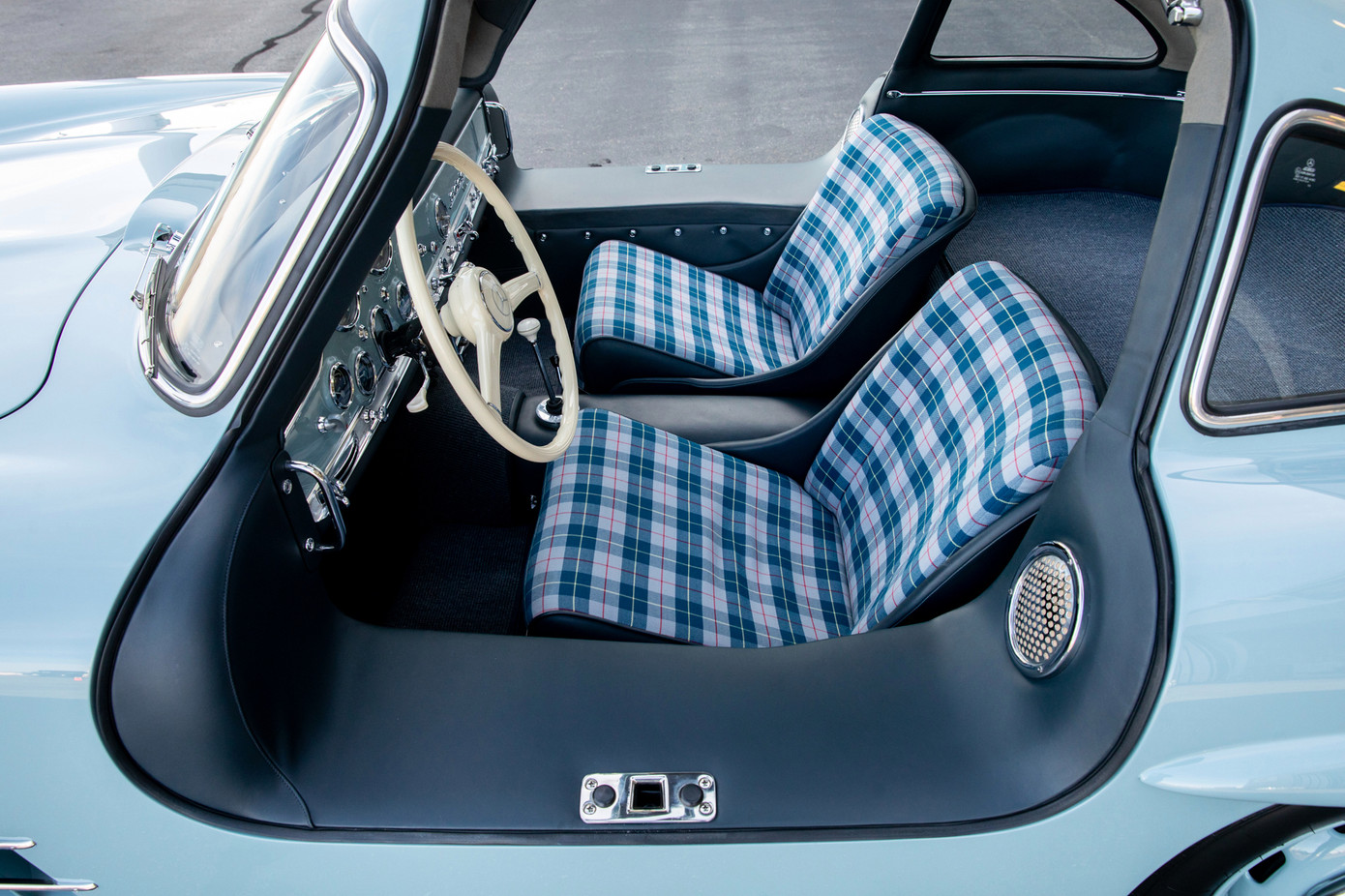 Xe Mercedes-Benz 63 năm tuổi được đấu giá hơn 1 triệu USD ảnh 7