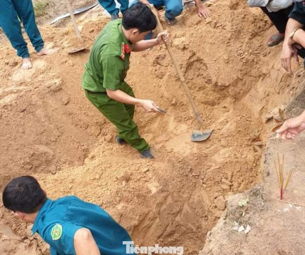 Phát hiện hài cốt liệt sĩ cùng nhiều di vật trong vườn cao su ở Bình Dương ảnh 1