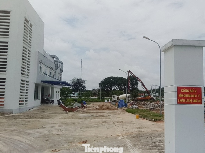 Cận cảnh 3 bệnh viện gần nghìn tỉ xây xong bỏ hoang ảnh 2