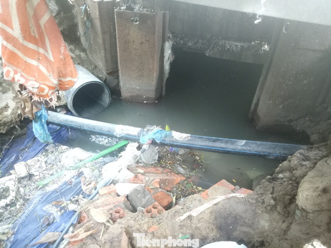 Dự án cống thoát nước dừng giữa chừng, nước lớn làm sập nhà dân ảnh 7